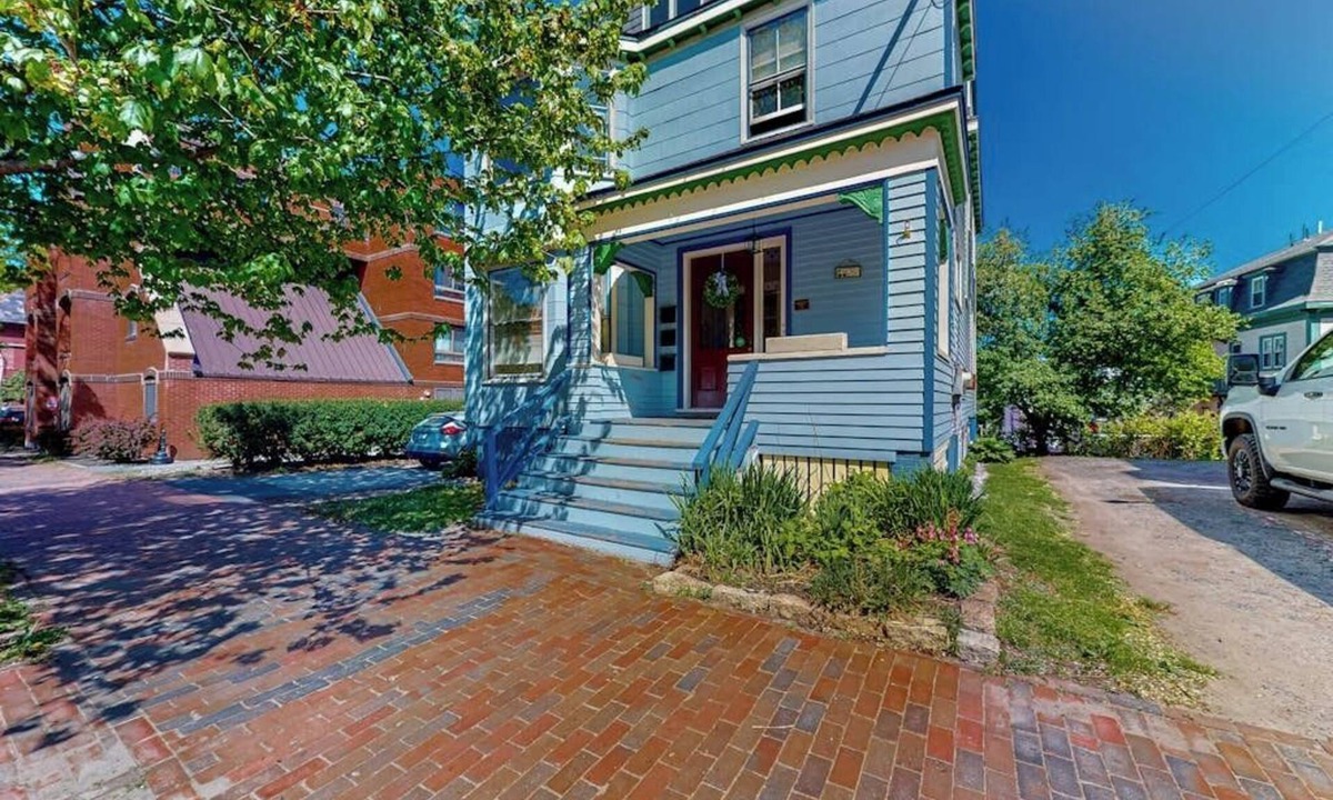 Parkside Apartment | Inviting apartment with full kitchen, porch, convenient location, & fast WiFi