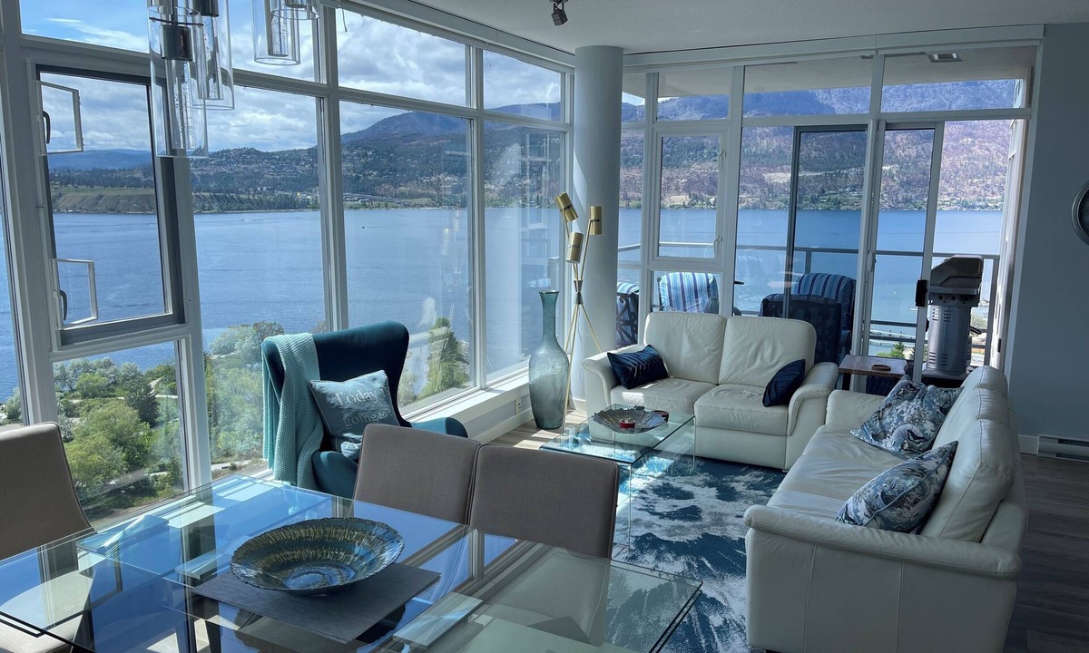 North End Condo | Kelowna Lakeview 2BDBR Condo Downtown-Beach across the street!