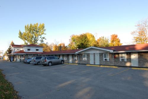 Orillia Hotel | Kings Inn Orillia