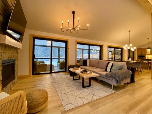North Ridge Ski Chalet | Kings Woods Lodge - Nature Resort & Venue in Wine Country