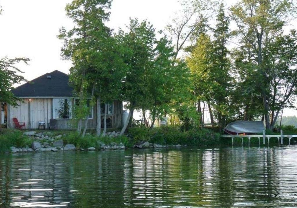 Carden Cottage | Kozy Korner - Wrap-Around Waterfront Cottage Only Steps from the Water!