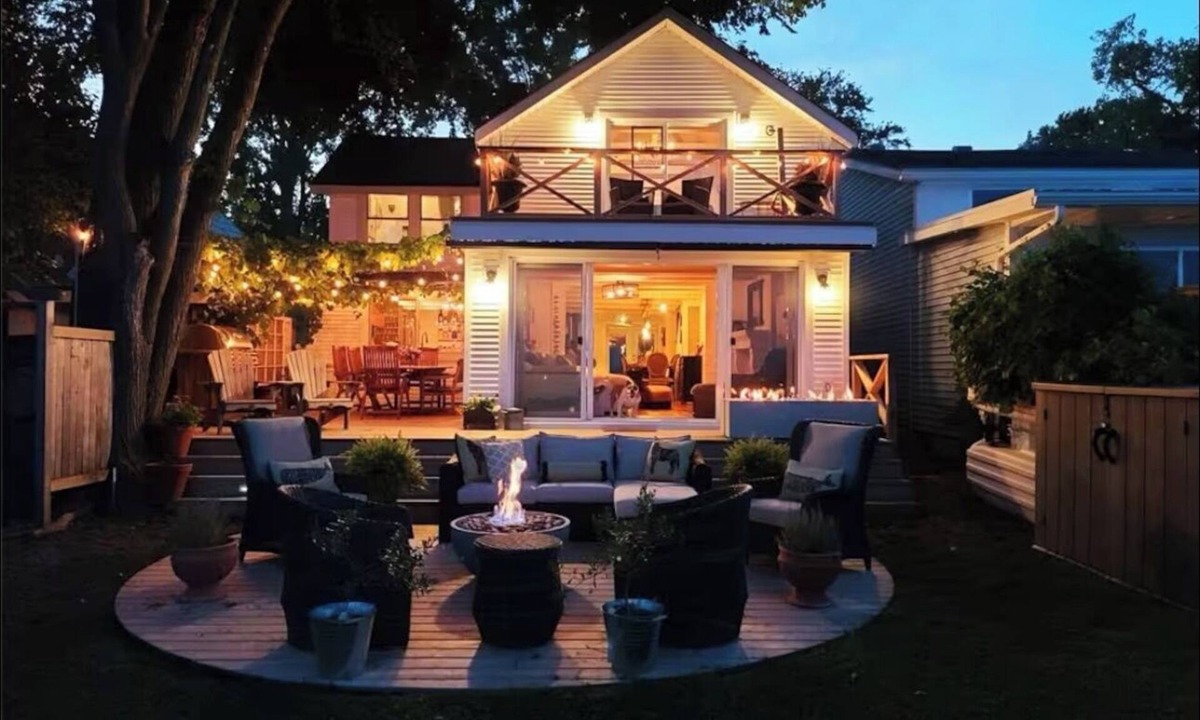 Kingsville House | La Perla, An Unforgettable Lakefront Home for Perfect Romantic Getaway