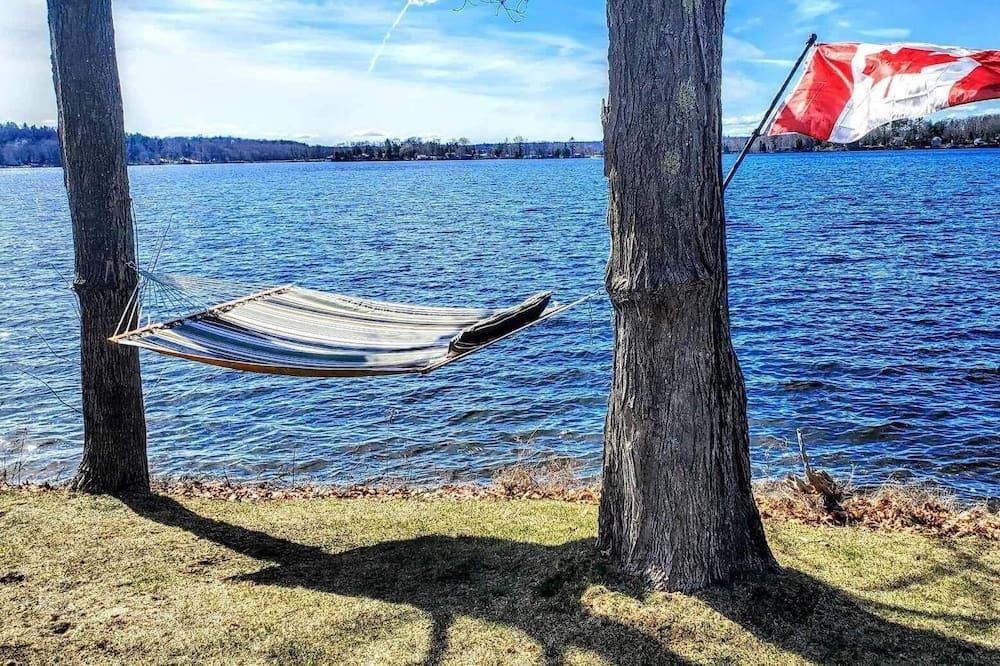 Centre Hastings Cottage | Lake house close to OFSC Trails