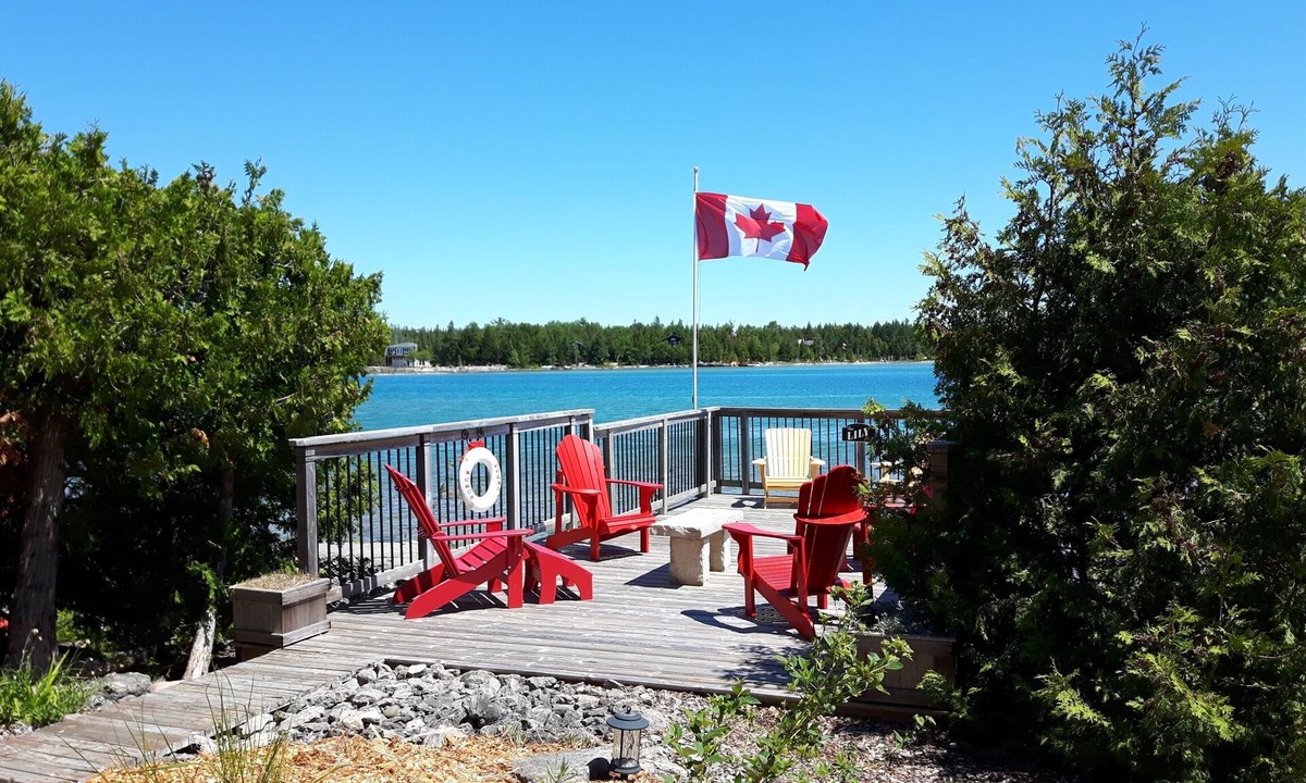 Northern Bruce Peninsula Cottage | Lake Huron Waterfront Cottage near Singing Sands Beach & the Grotto - Tobermory!
