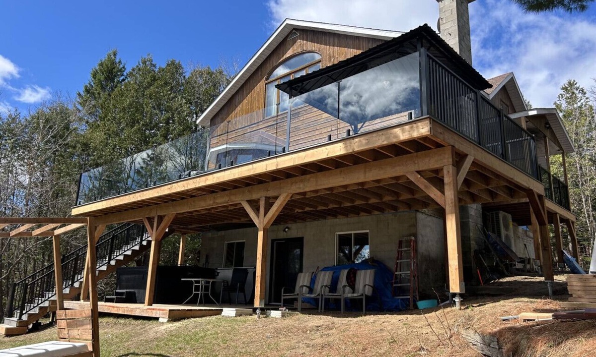Wentworth-Nord Ski Chalet | Lake - Spa - large chalet - 1 hour from Montreal
