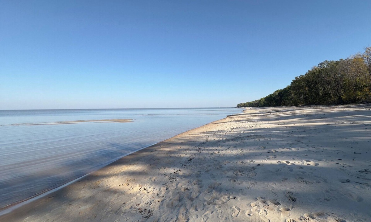 Traverse Bay Cottage | LAKEFORNT-NEW LISTING BY NIRVANA RENTAL AND PROPRTY MANAGEMENT Rent 2 get 2 free
