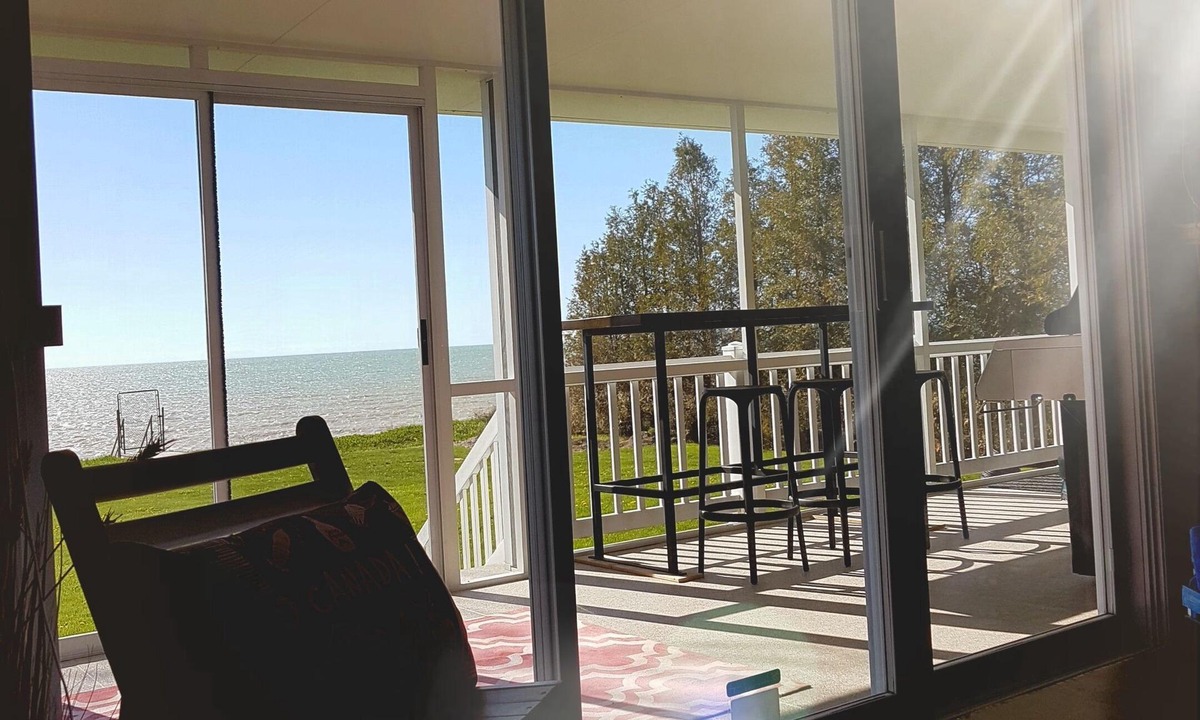Dashwood Cottage | Lakefront Beach House w/Hot Tub, Private Sandy Beach & Stunning Sunsets