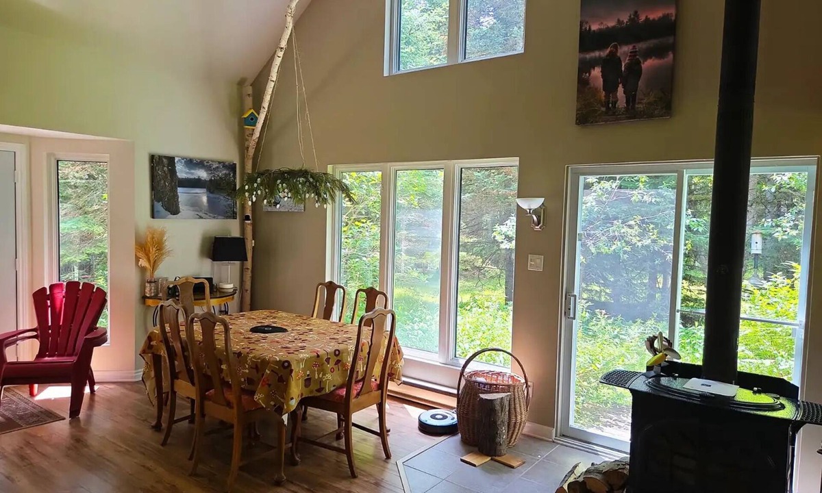 Lac-McGregor Cottage | Lakefront Cottage for Rent – 30 Minutes from Ottawa