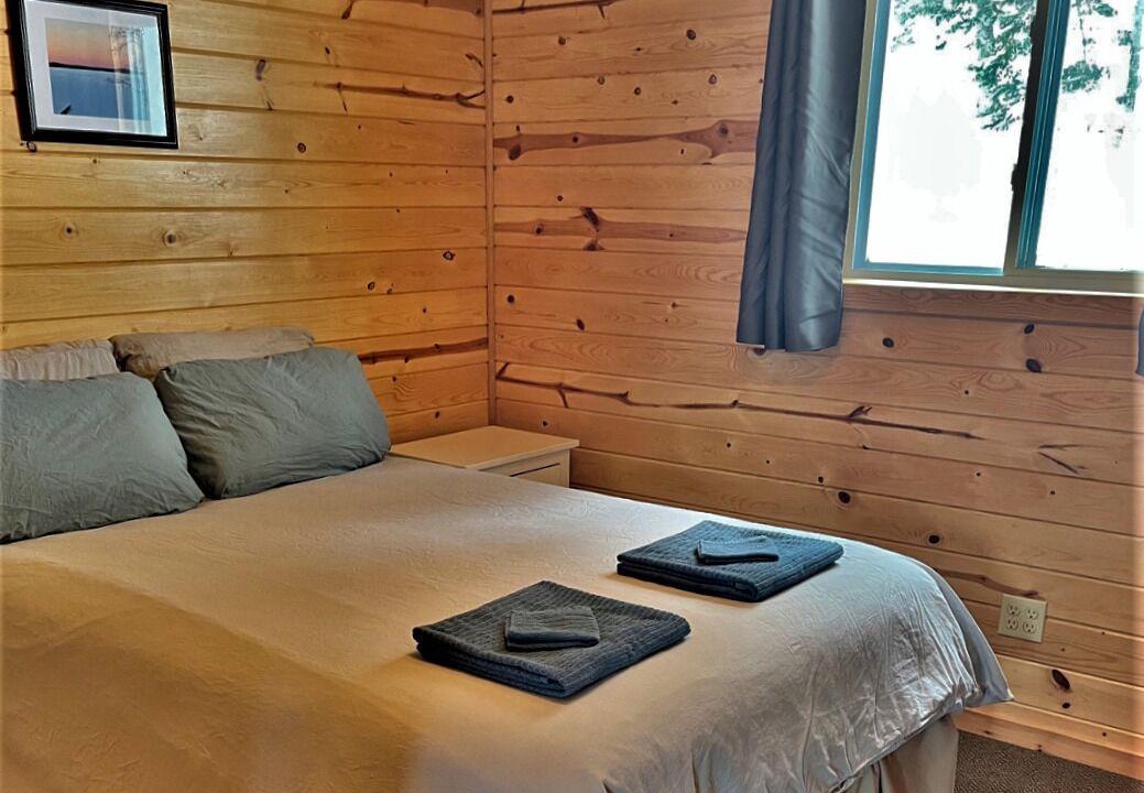 Sioux Narrows Nestor Falls Cottage | Lakefront Cottage with wood fired Hot tub and infrared Sauna