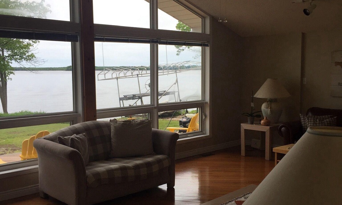 Carden House | Lakefront Home - 2bdrm Plus Bunkie
