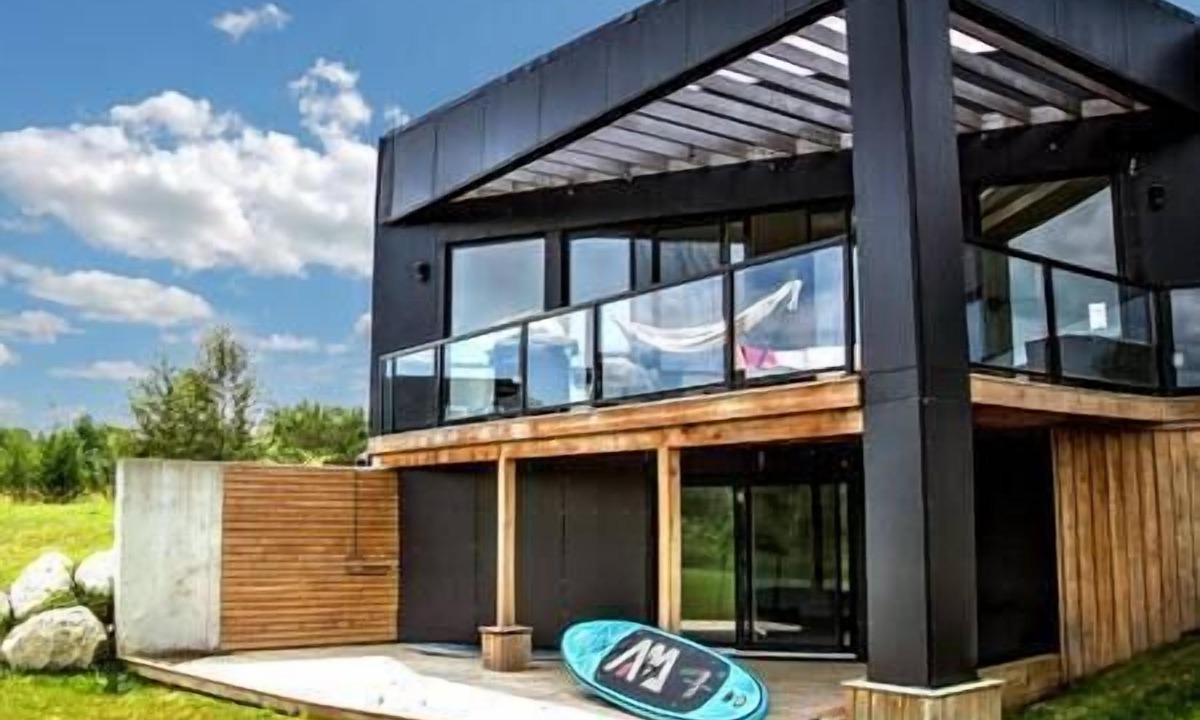 Grey Highlands House | Lakefront Modern Cottage: 25 mins to Blue Mountain