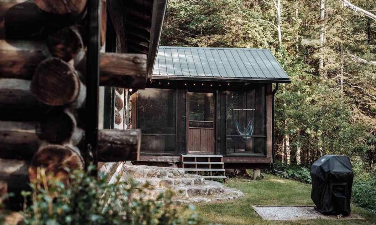Blue Sea Ski Chalet | Lakeside Cozy Retreat : Morissette Base Camp