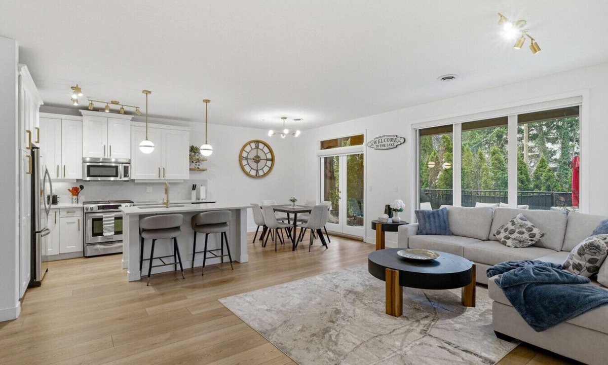 Westbank Condo | Lakeside Retreat on West Kelowna`s Wine Trail