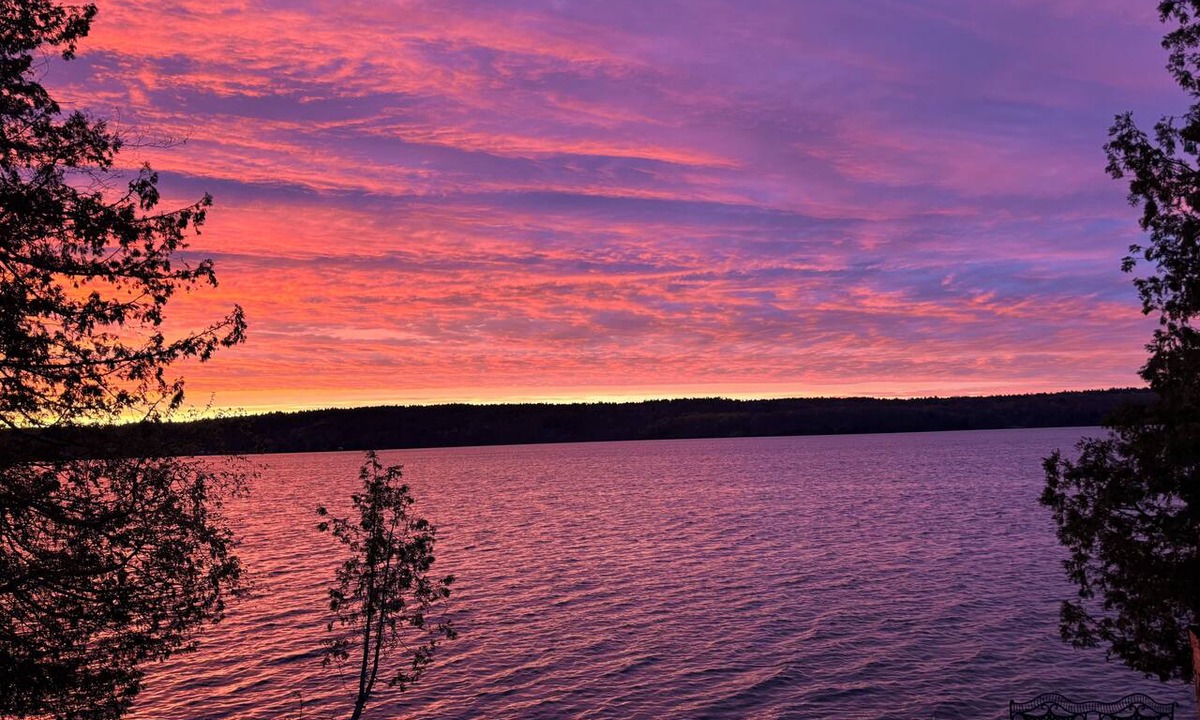 Rideau Lakes Cottage | Lakeview Cottage on the Upper Rideau, 5 minutes from the Village of Westport