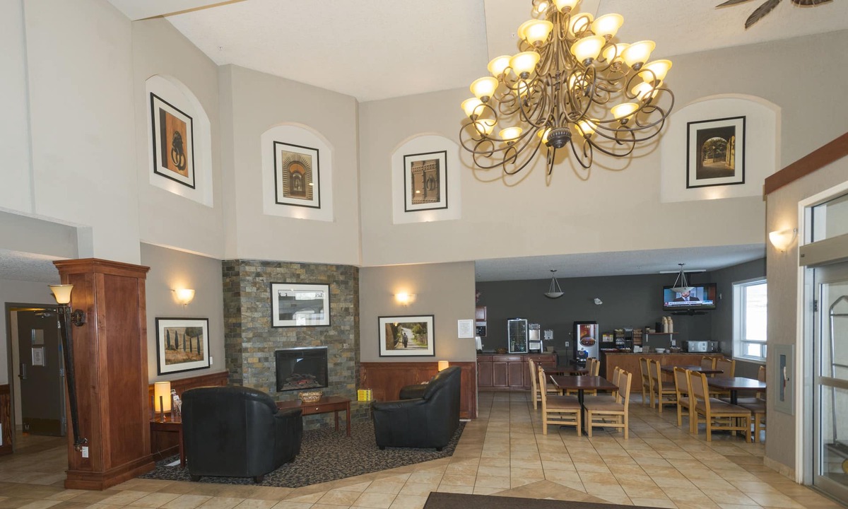 Fort Nelson Hotel | Lakeview Inns & Suites - Fort Nelson