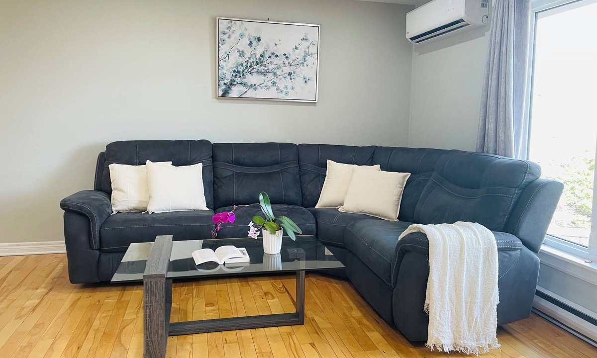 Halifax House | Large 3BR Suite/Garden & Ocean View/Parking/12 Min DT