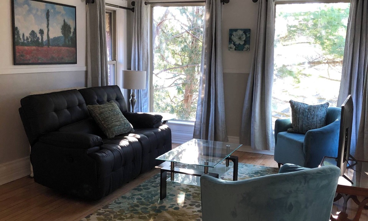 Chatham-Kent Apartment | Large Clean Comfortable Centrally Located 1 bedroom Apt