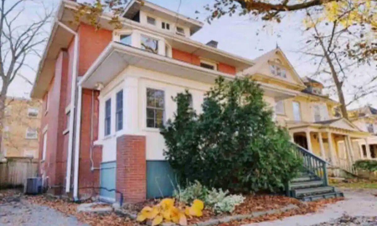 South London House | Large, Spacious Home in Wortley, London Ontario, Close to Bus Route and Downtown