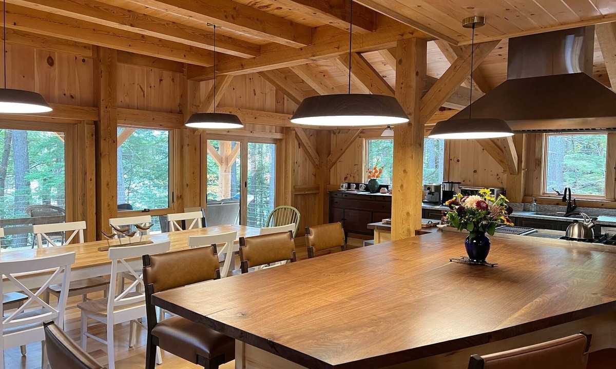 Mount Vernon House | LAST MINUTE CANCELLATION! Beautiful post & beam, 6 bedroom lakefront home.