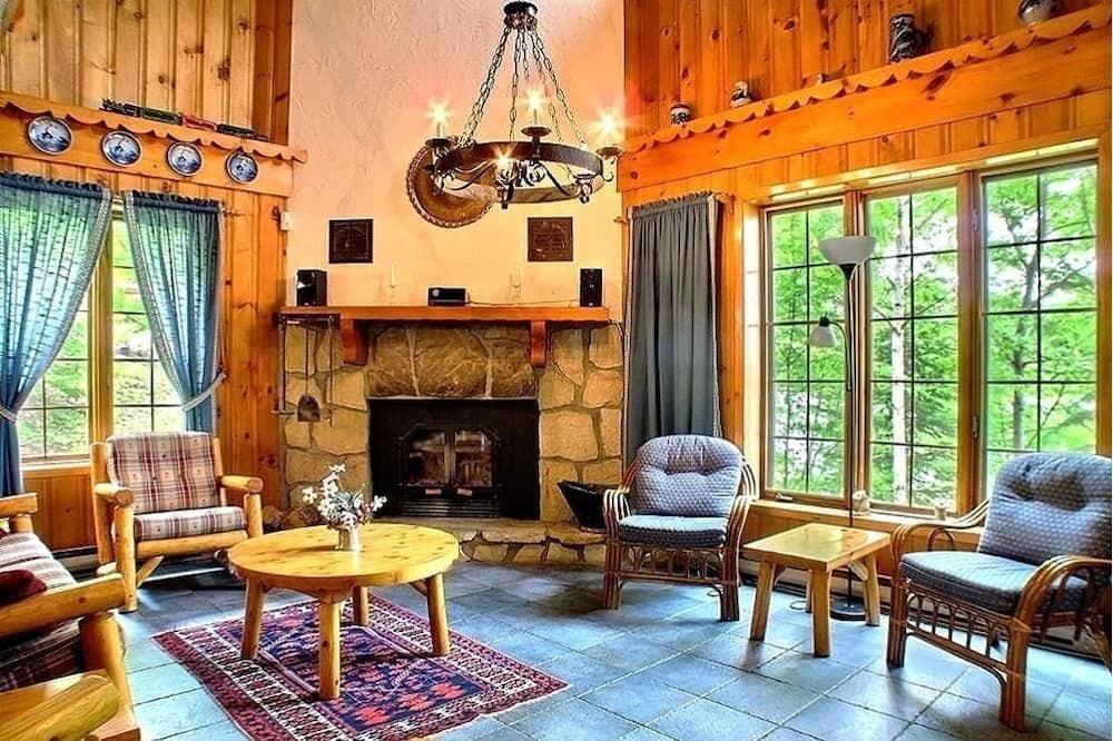 Sainte-Agathe-des-Monts Ski Chalet | Laurentians Swiss Chalet