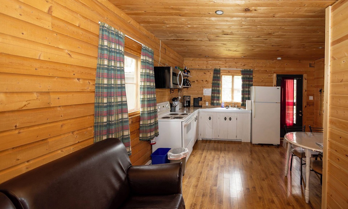 Saint-Luc-de-Bellechasse Ski Chalet | Le Coureur des Bois Spa 4-6 pers