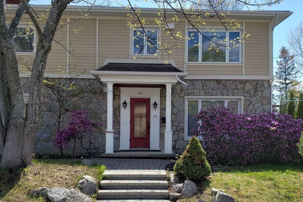 Chicoutimi Apartment | Le Cozy, peaceful apartment in the city center, close to everything, Hospital, Uqac