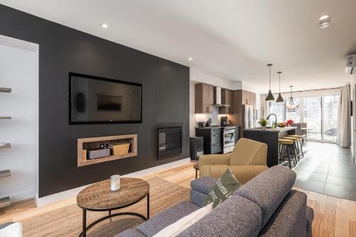 Magog Apartment | Le Memph Colibri condo cottage eco responsible - hot tub & pool Memphrémagog Lake