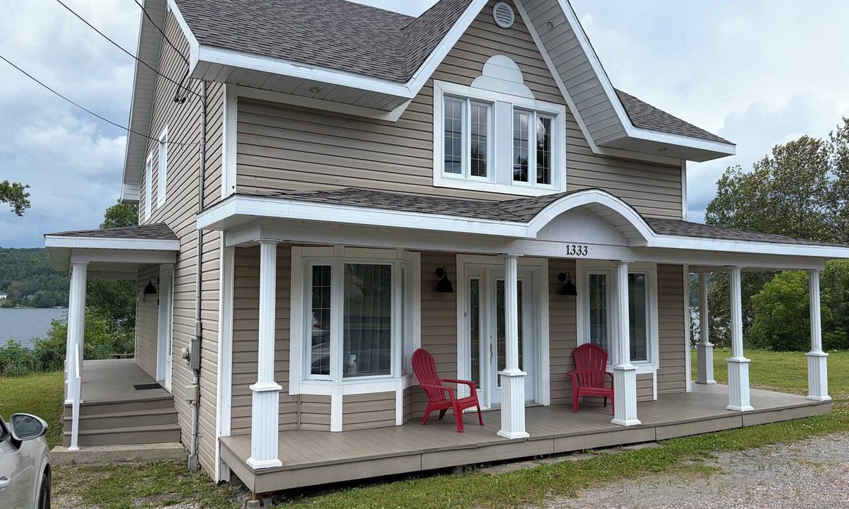 Pohenegamook Ski Chalet | Le Pomerleau | Private Hot Tub | Lake View