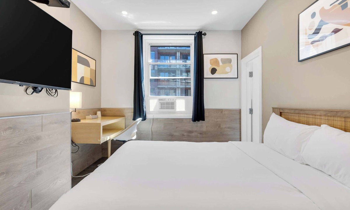 Quartier des Spectacles Hotel | Le Sand & Stone Hôtel-Quartier des Spectacles