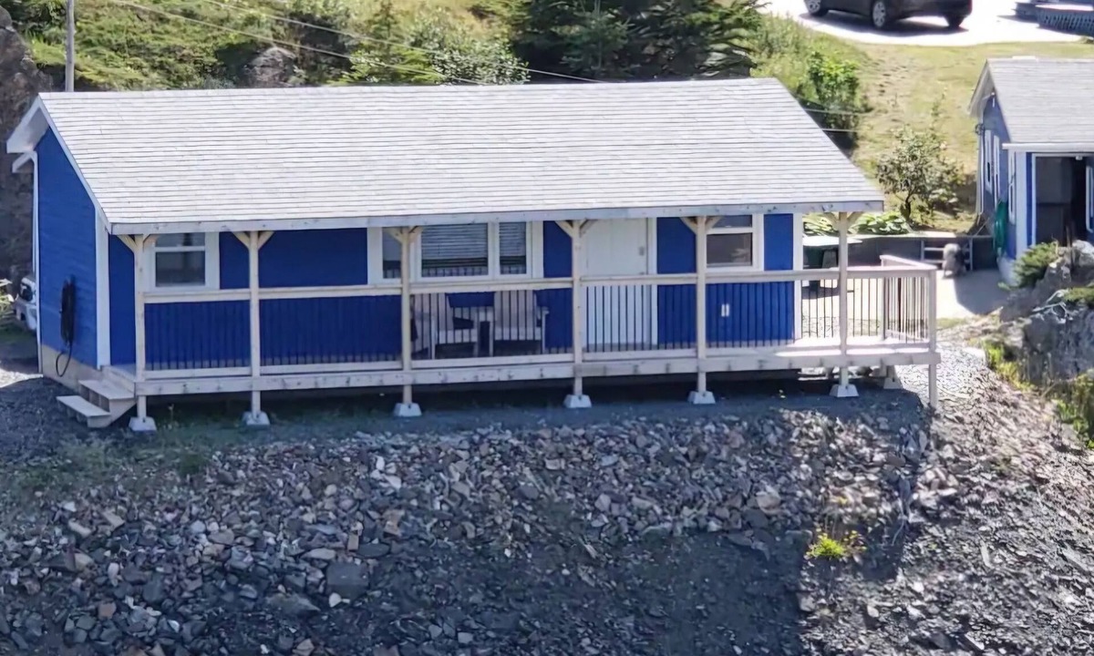 Twillingate Apartment | Little Wild Cove Suite dog friendly!