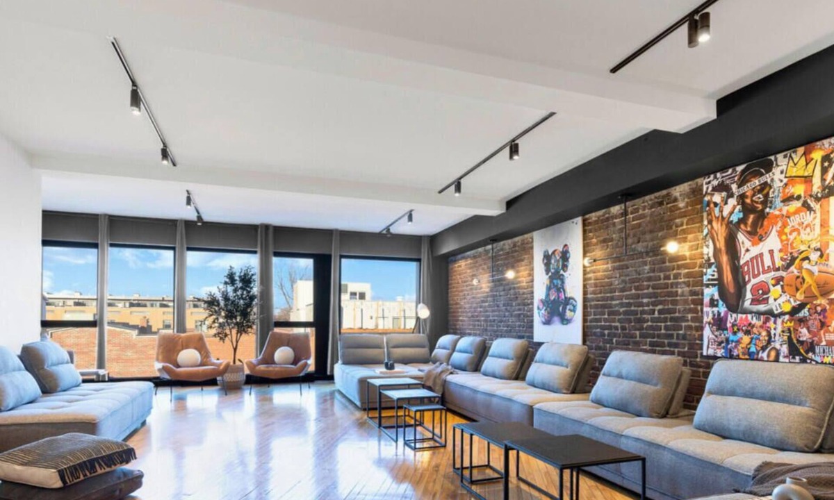 La Petite-Patrie Apartment | LiV MTL Plaza Grand Luxe Penthouse Near Downtown Montreal