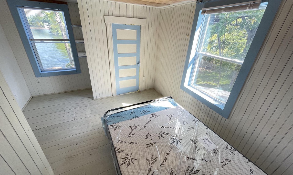 Gananoque Cottage | Live at the St Lawrence river on your family friendly private island