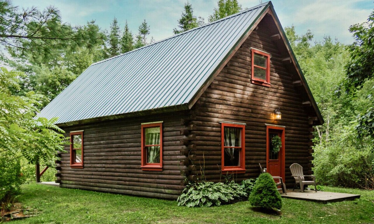 Winterport Cabin | Log Cabin Near Bangor and Acadia National Park