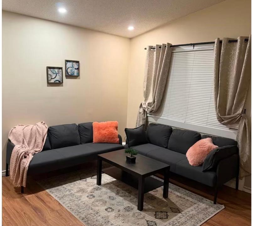 Northeast Edmonton Apartment | Lovely Beacon Heights