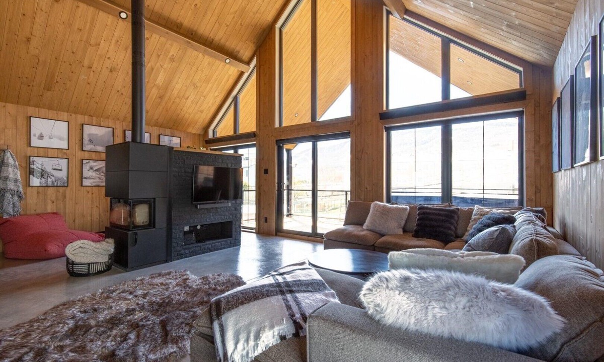 Saint Ferreol les Neiges Cottage | Luna-Mira - 10 bedrooms - 37 people