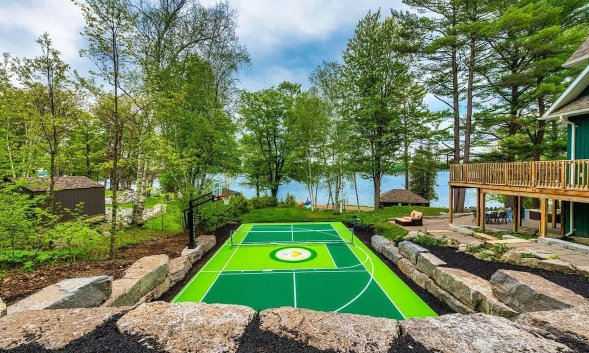 Buckhorn Cottage | LUX Lakefront: Slps18+Pickleball+HotTub+Sauna+MORE
