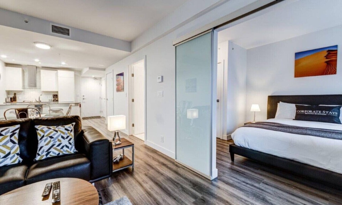 Davie Village Apartment | Luxe 1BR Apt with Skyline Views near Robson Street