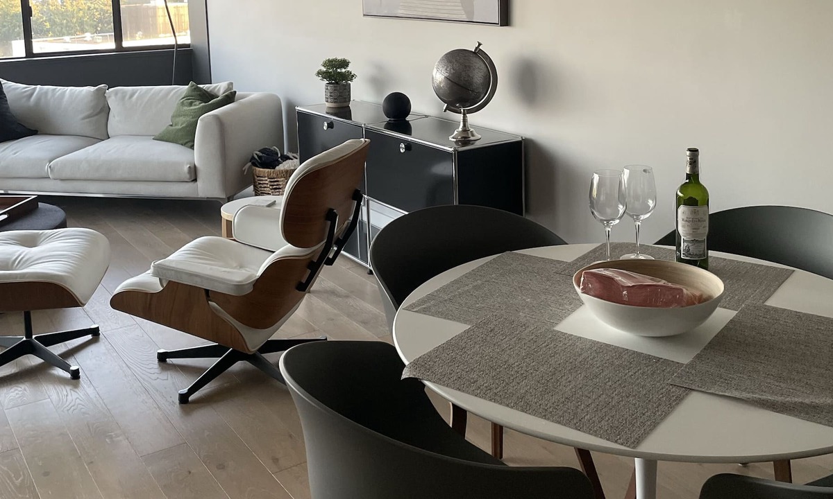 Fairfield Condo | Luxurious James Bay condo - modern + 10 min from ocean!
