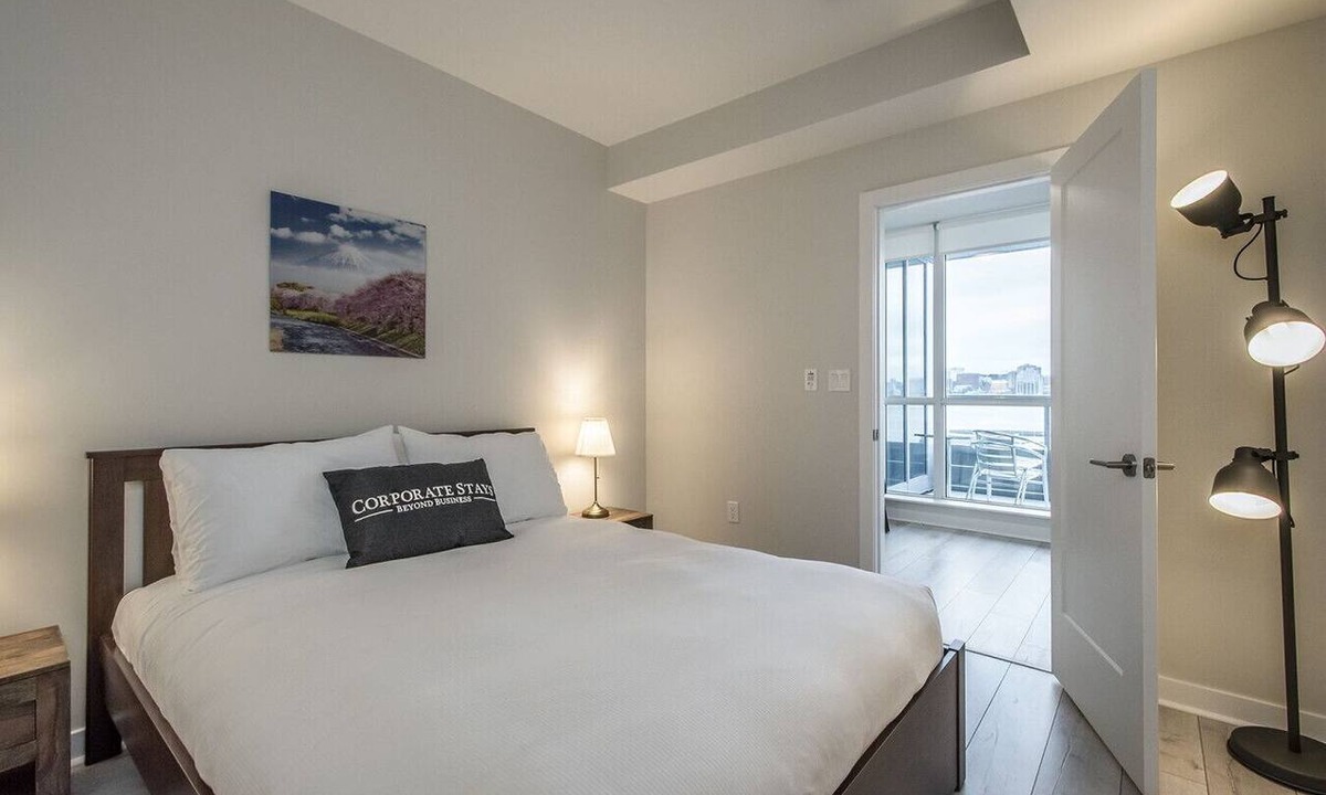 Downtown Apartment | Luxury 1BR Apt with City Views – Walk to Alderney