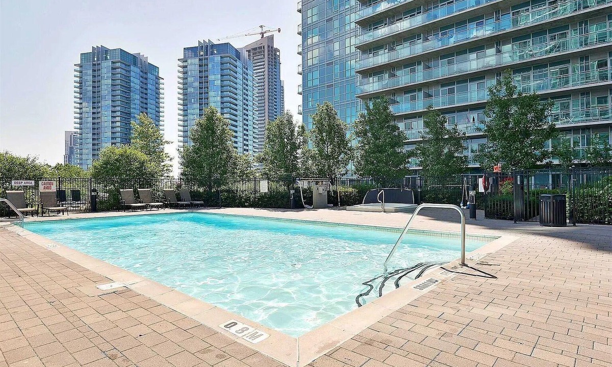 Humber Bay Condo | Luxury 2BDR Private Condo in Lakeshore Toronto