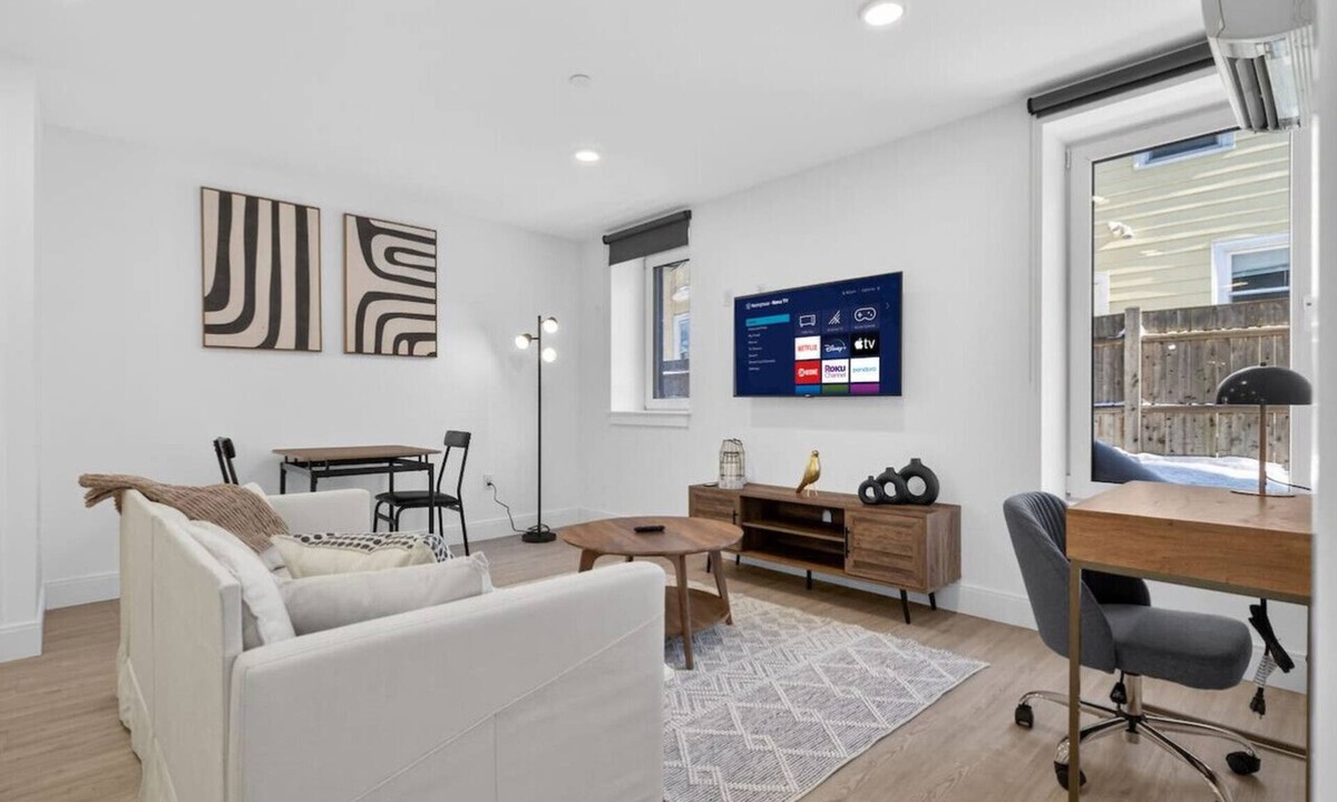 Allston Apartment | Luxury 2BR | Free Parking | Harvard/BU | ROKU TV