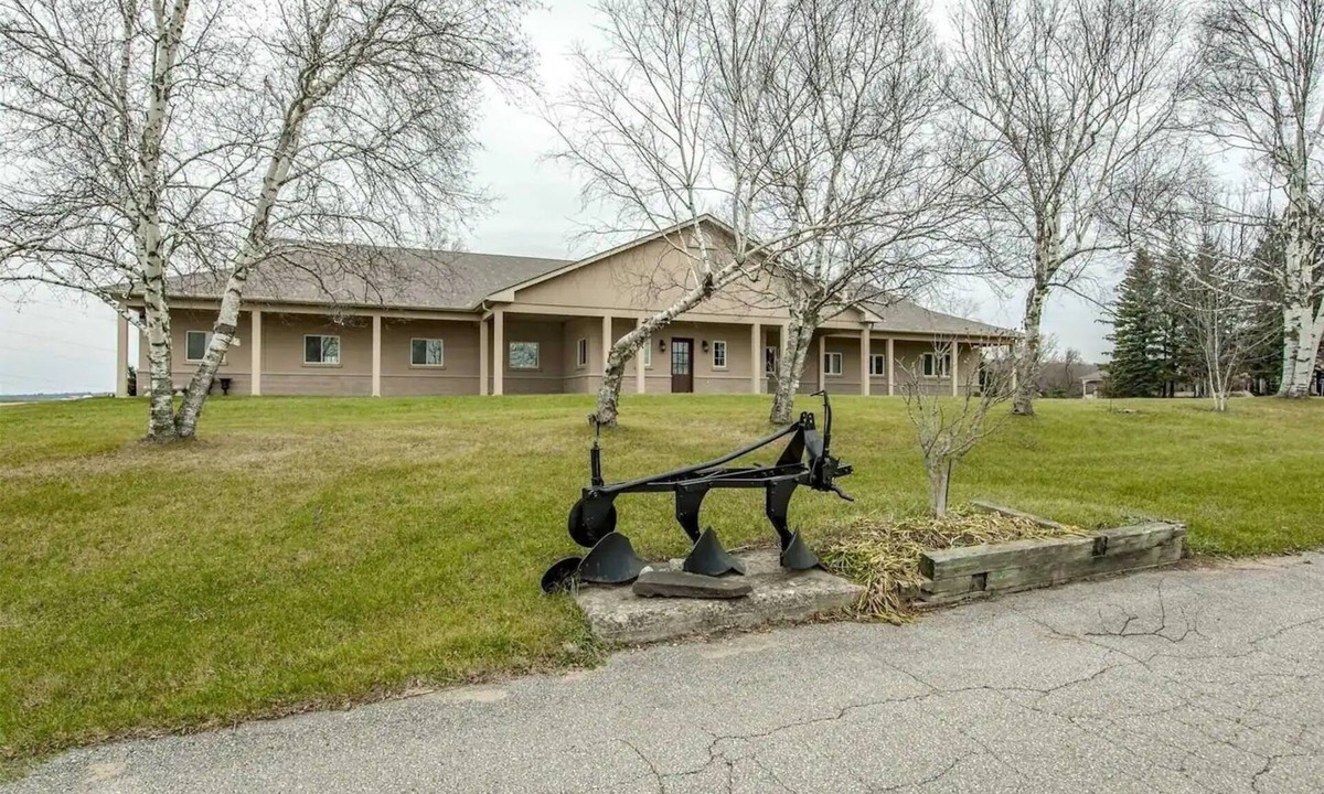 Nobleton Other | Luxury 3 Bedrooms Guest House In King City