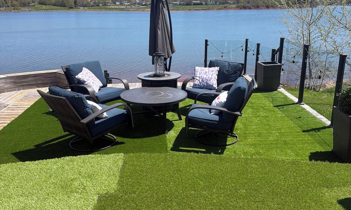 Charlottetown House | Luxury Beachfront Private Beach Sleeps 10 Kayak paddle Boat