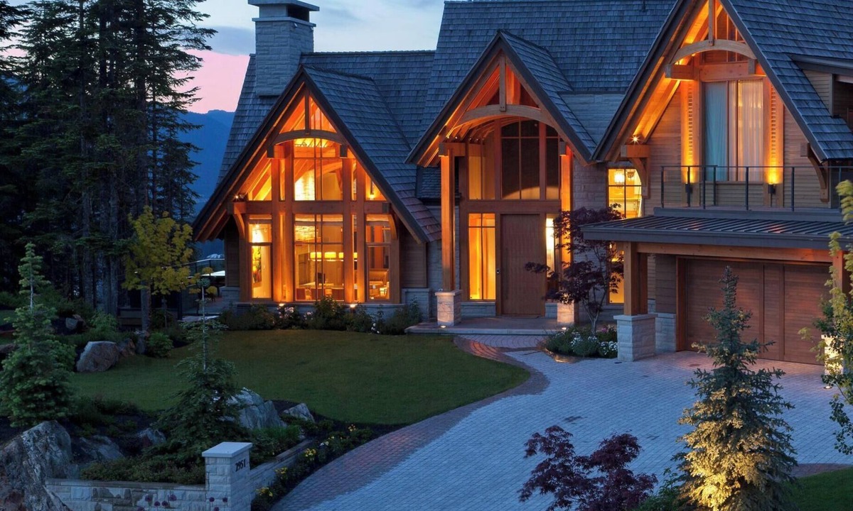 Whistler Creekside House | Luxury chalet w/pool, AC & media