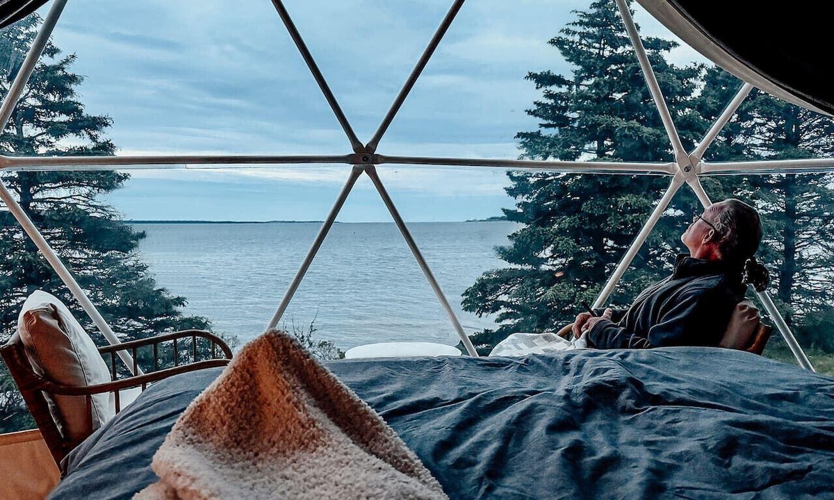 Dublin Shore Apartment | Luxury Coastal Dome - Private Hot Tub, Oceanfront Deck, Firepit & Parking
