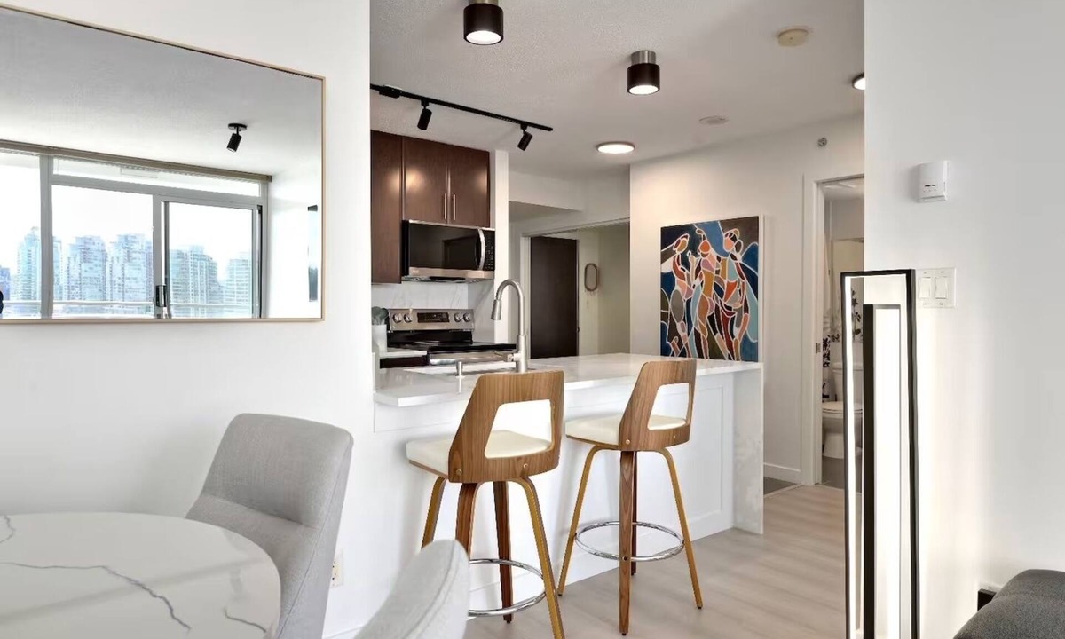 Crosstown Apartment | Luxury Condo Downtown Vancouver with free parking