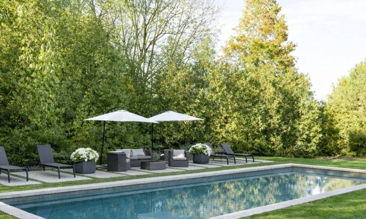 Waterford House | Luxury Countryside Villa Near Lake Erie | Hot Tub | Sleeps 14 | Wineries