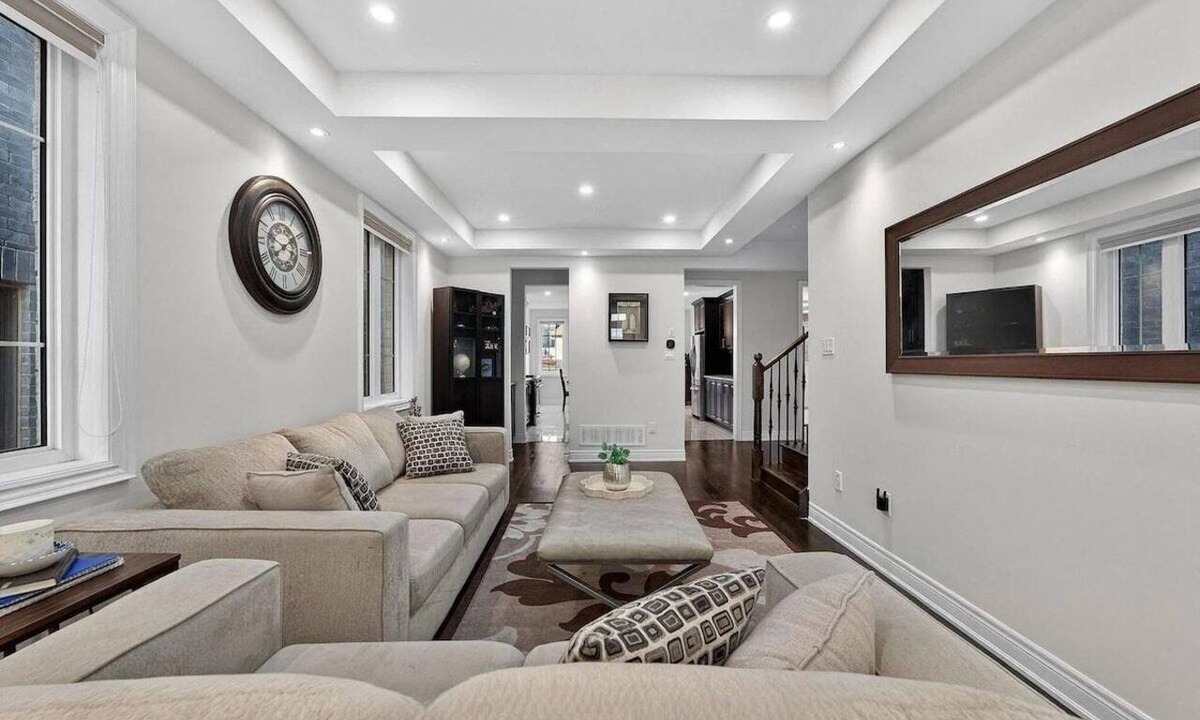 Brampton House | Luxury House, Bright & In Beautiful Neighbourhood!