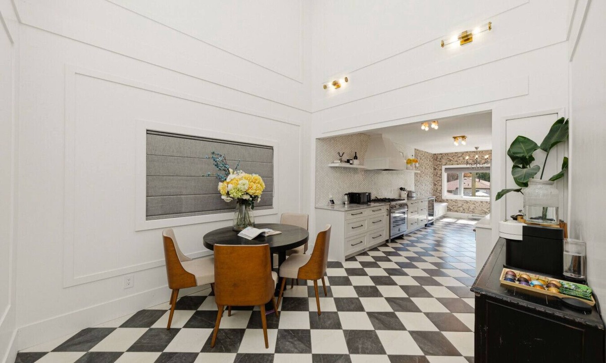 Dunbar House | Luxury Main-Level 2BR Private Home close to UBC