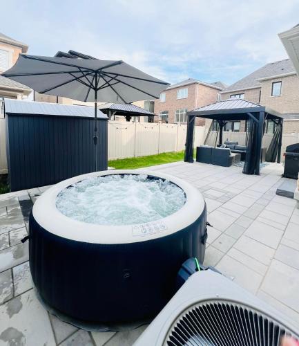 Oakville House | Luxury Oakville Home, Hot Tub, Fireplace, New Home
